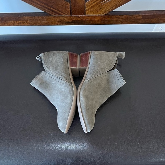 Diba Layla taupe suede bootie zippered side pull on women’s 8.5 - Picture 7 of 17